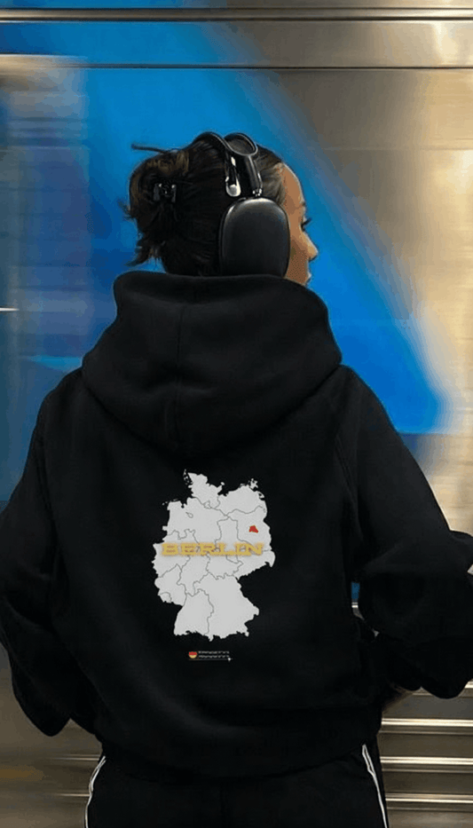 BERLIN - Oversized Hoodie met print op de achterkant